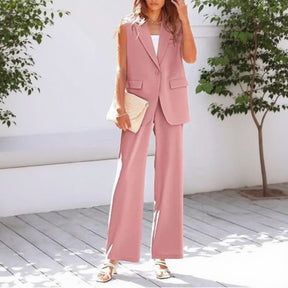 Conjunto Antoinette™ com Colete Alfaiatado e Calça de Linhas Alongadas / Clássico, Feminino e Inesquecível!